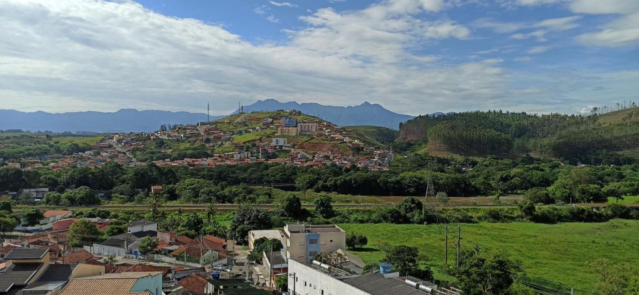 Hotel Pousada Familia De Nazare 카쇼에이라 파울리스타 외부 사진